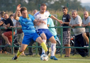 Mietek lepszy od Adriana w kapitańskim boju Sikorów